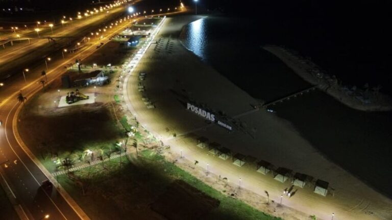 Instalaron cerca de 90 luminarias en la playa Costa Sur de Posadas