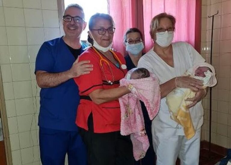 Nacieron gemelas en el hospital de 25 de Mayo