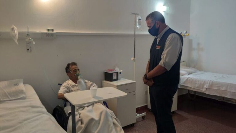 Penayo visitó a "Chirola", el abuelo de 70 años internado en el hospital de Fátima