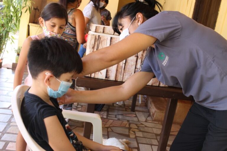 Realizaron un nuevo operativo integral sanitario en el barrio "Centro Correntino" de Posadas