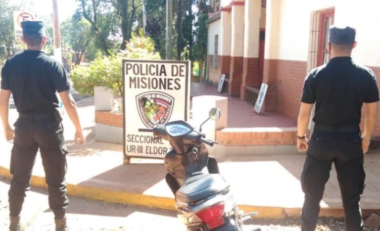 Policías recuperaron una motocicleta robada en Eldorado