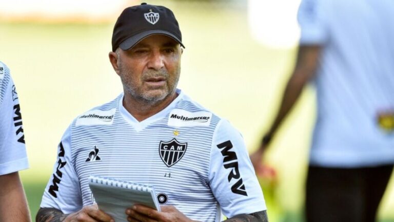 Sampaoli abandonaría el Atlético Mineiro para dirigir en Francia