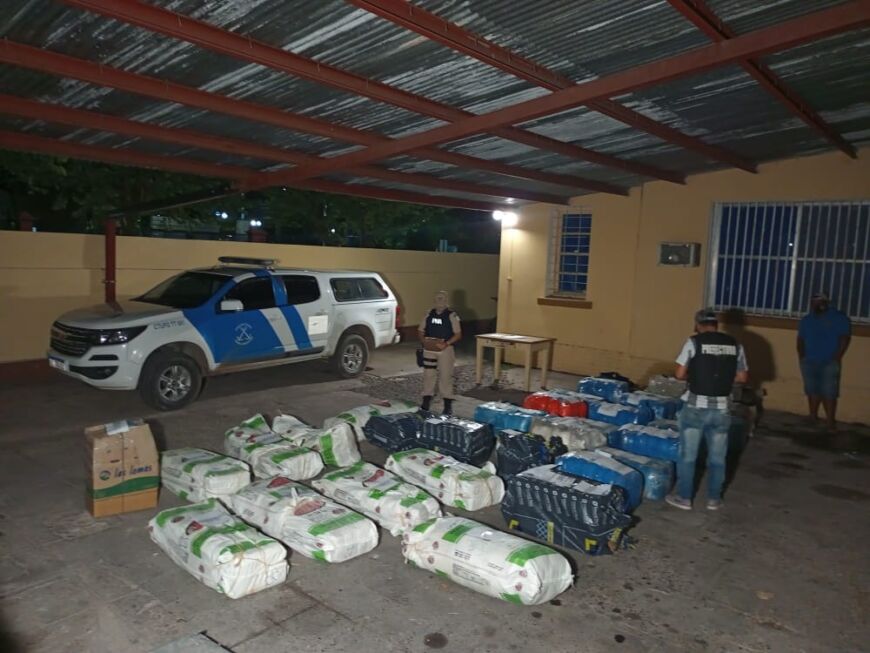 Misiones, Corrientes y Formosa: secuestraron mercadería ilegal valuada en más de $8 millones 1 2 - Secuestro de mercaderia 2 - 1
