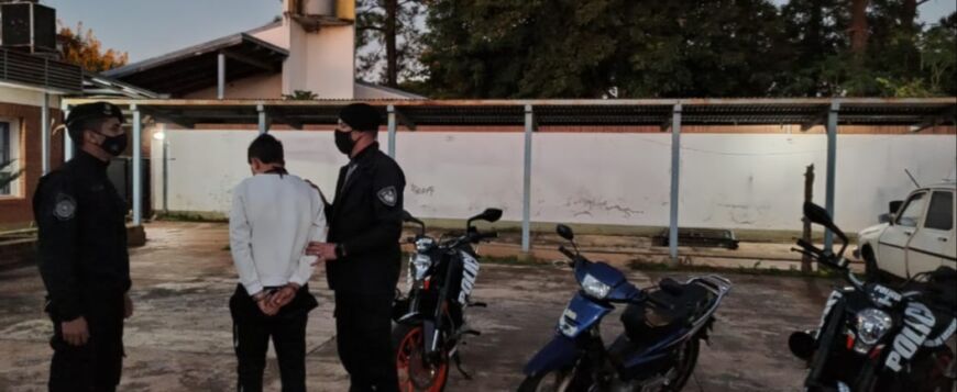 Posadas-Puerto Rico: policías recuperaron motocicletas robadas y arrestaron a un hombre en operativos de prevención 1 2 - Segunda motocicleta recuperada en Posadas - 1