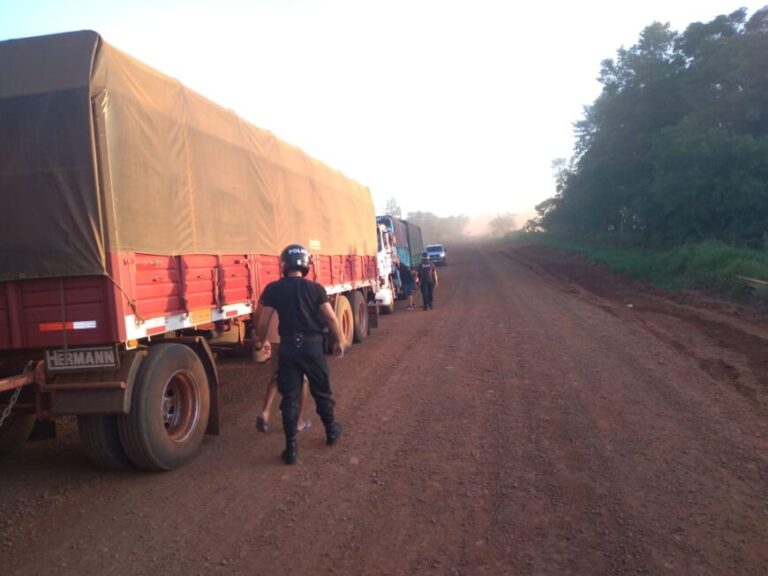 Interceptaron otros ocho camiones con carga ilegal de soja que intentaron ingresar a Misiones