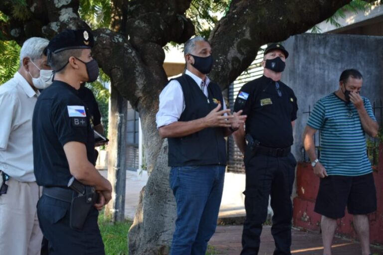 Seguridad: vecinos de la Chacra 13 se reunieron con funcionarios policiales y el defensor del Pueblo