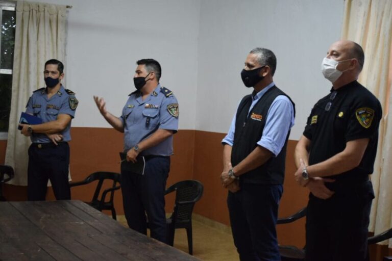 Seguridad: vecinos del barrio Belgrano de Posadas se reunieron con el Defensor del Pueblo y la Policía Comunitaria