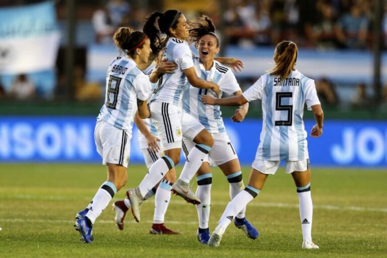 Fútbol femenino: el técnico de la Selección dio la lista para la She Believes Cup