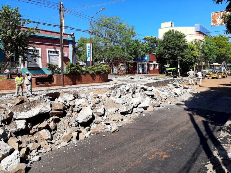 Renuevan la infraestructura vial de la avenida López y Planes de Posadas