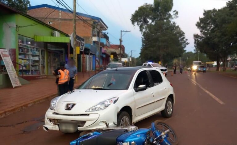 Automovilista alcoholizado chocó con una motocicleta sobre la ruta 12 en Garuhapé y terminó preso