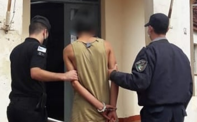 Alem: fue captado por las cámaras en pleno robo y terminó detenido