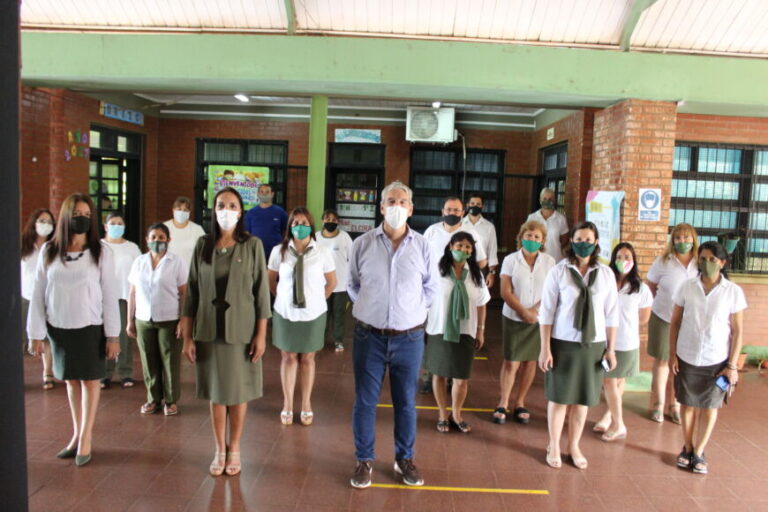 Vuelta a clases presenciales: desarrollan preparativos sanitarios en la escuela N°826