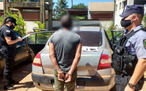 San Vicente: arrestaron a automovilista que conducía alcoholizado y con un arma en la guantera del auto