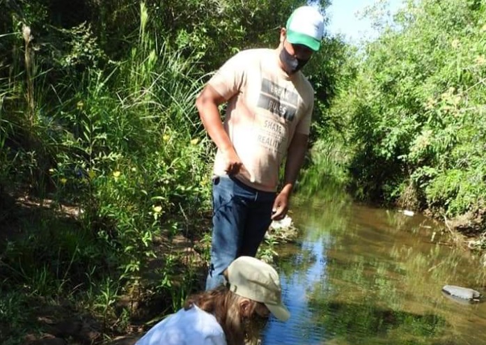 Posadas: especialistas realizaron un monitoreo ambiental en el arroyo Mártires para verificar su estado 1 2 - Monitoro ambiental 3 - 1