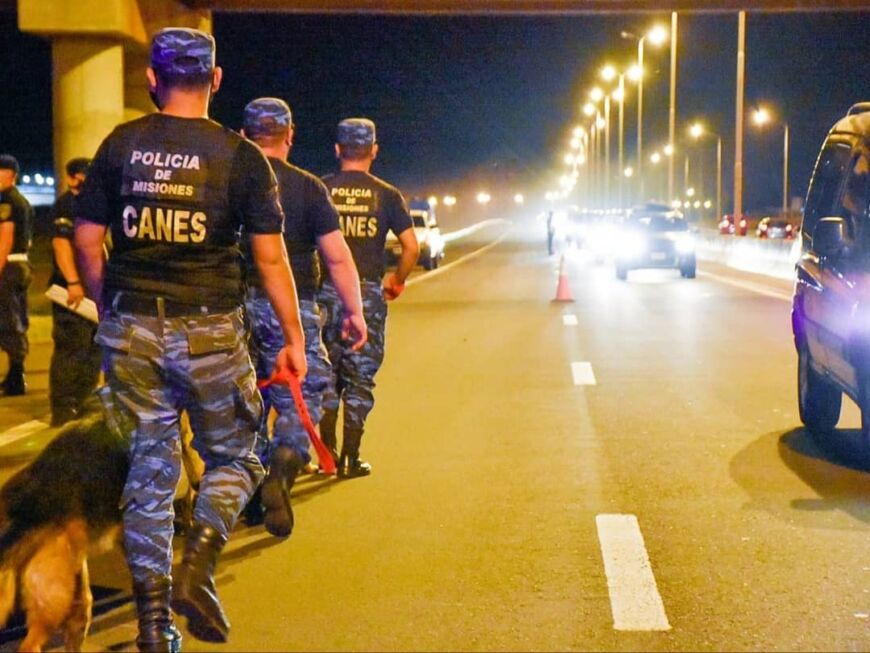 Con más efectivos policiales refuerzan los operativos de seguridad en la provincia 3 6 - Operativos 1 - 5