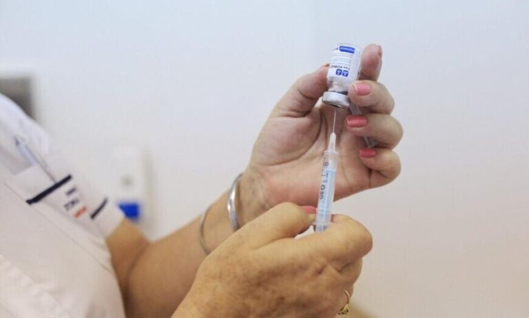 Vacunación a docentes en Misiones: aquí el listado de turnos asignados para este jueves