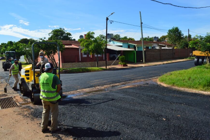 Posadas: realizan trabajos de asfalto sobre empedrado en A 3-2