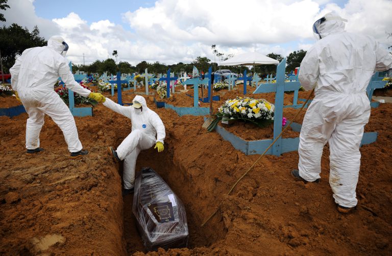 Otro récord de muertos por Covid-19 en Brasil: "El hambre mata más", dijo Bolsonaro