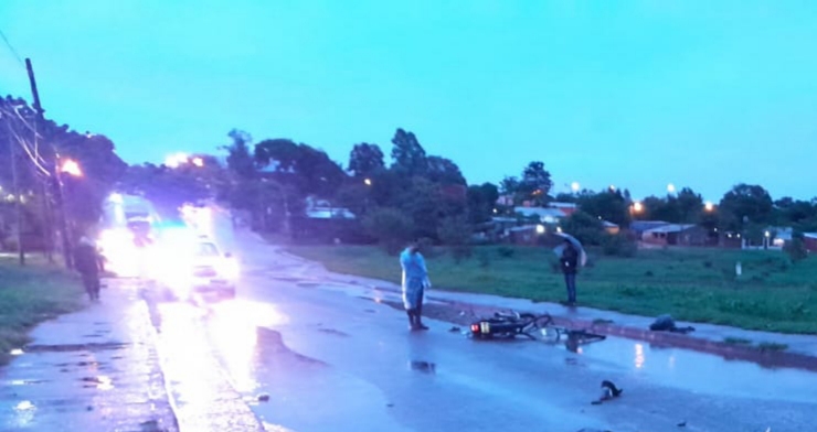 Colisión entre una moto y bicicleta dejó un fallecido en Posadas