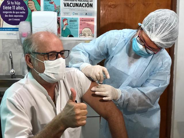 Covid-19: Misiones ya vacunó al 98% del personal de salud  público y privado
