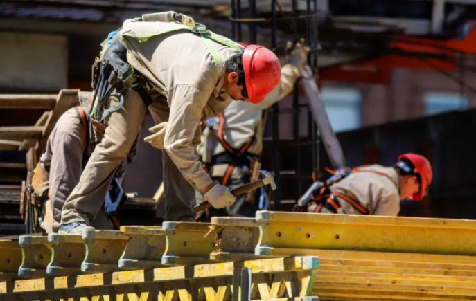 El nuevo régimen de promoción del empleo reduce hasta el 80% de los aportes patronales