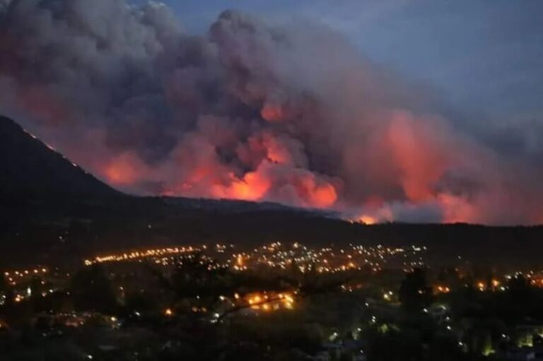 Incendios en Chubut y Río Negro: el fuego avanza sobre la zona urbana