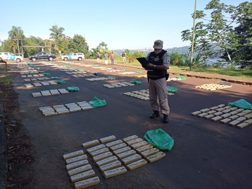 En un megaoperativo, secuestraron un cargamento de casi 1.400 kilos de marihuana en Misiones