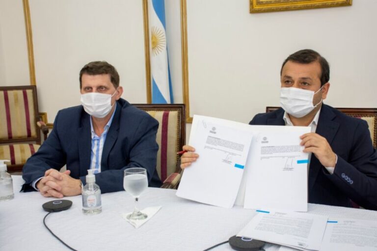 Misiones y el CFI firmaron convenio para la reactivación económica de Iguazú