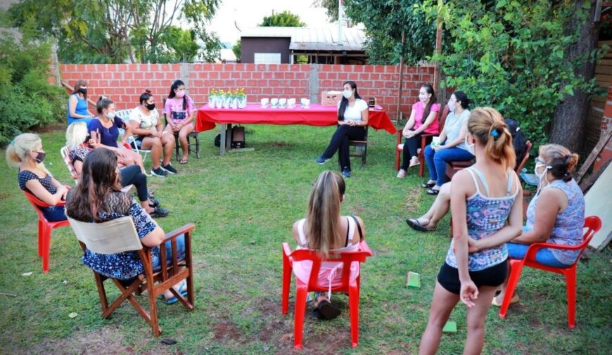 Dictaron talleres sobre educación sexual y entregaron copas menstruales en Posadas 1 2 - Dictado de charlas - 1