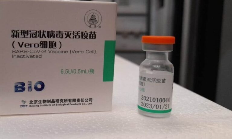 En la próxima semana, un millón de dosis de la vacuna Sinopharm llegarán al país