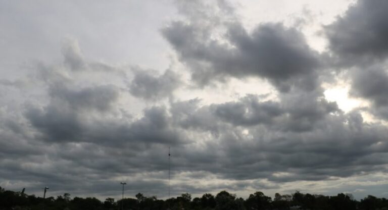 Tiempo: domingo con cielo nublado y probabilidad de lluvias aisladas en Misiones