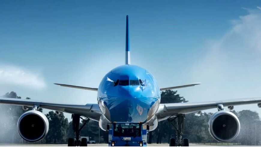 Otro vuelo parte hoy rumbo a China en busca de un nuevo lote de vacunas Sinopharm
