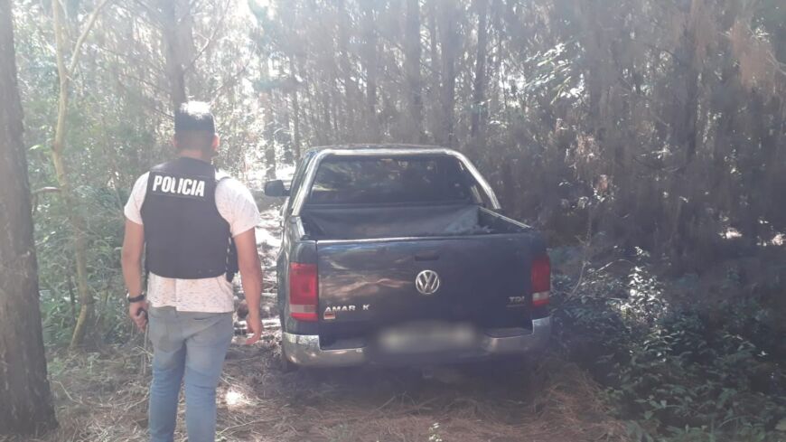 Colonia Polana: hallaron oculta en el monte una camioneta robada en Buenos Aires