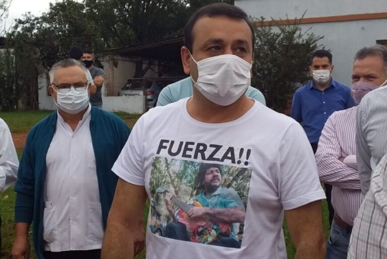La remera de Herrera Ahuad que se hizo viral: “Fuerza!!” para Joselo Schuap