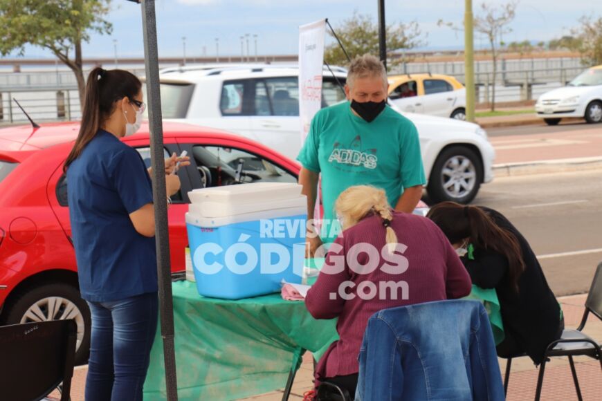 Comenzó la vacunación contra el coronavirus en taxistas posadeños