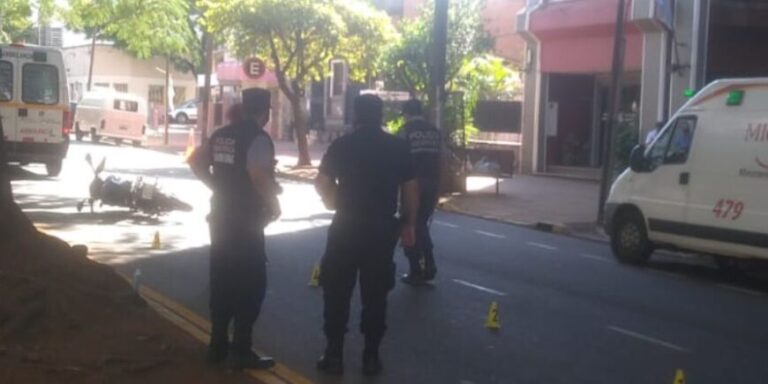 Murió un hombre tras ser embestido por una moto sobre la avenida Mitre de Posadas