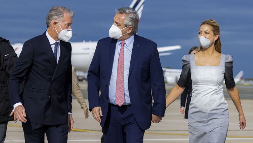 Alberto Fernández llegó a Francia y se reunirá con Macron