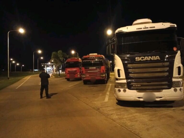 Interceptaron en Posadas tres camiones con soja ilegal