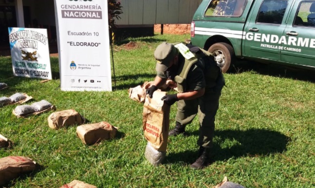 Descubrieron más de 200 kilos de marihuana dentro de bolsas de carbón en Caraguatay