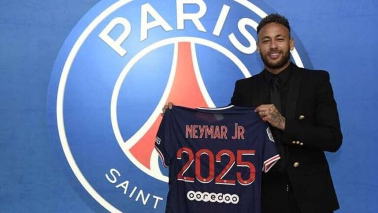 Neymar renovó contrato con PSG hasta 2025