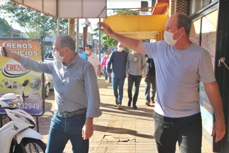 Posadas: Stelatto y Vancsik visitaron a comerciantes de la avenida Uruguay