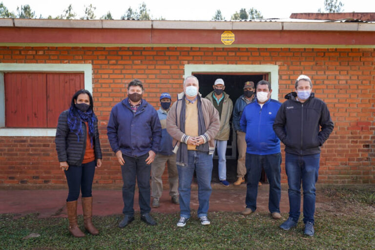 Passalacqua visitó asociaciones de productores y cooperativas de Alba Posse