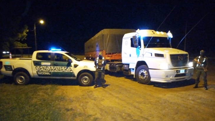 Ituzaingó: gendarmes interceptaron cinco camiones que transportaban soja ilegal hacia Misiones