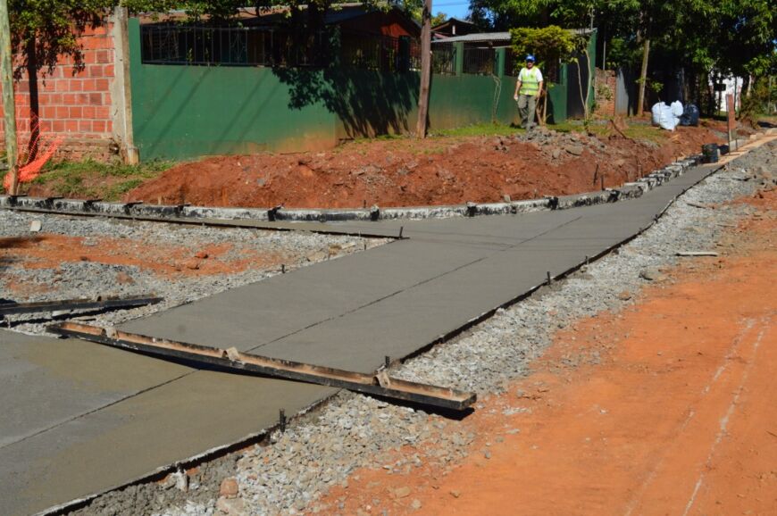 Municipales avanzan con las obras de desagües en el barrio San Juan Evangelista de Posadas