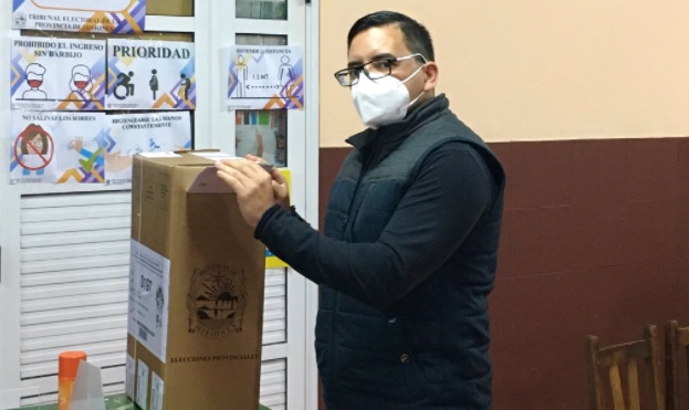 #EleccionesenMisiones: votó Velázquez y pidió al pueblo "ejercer el deber democrático"