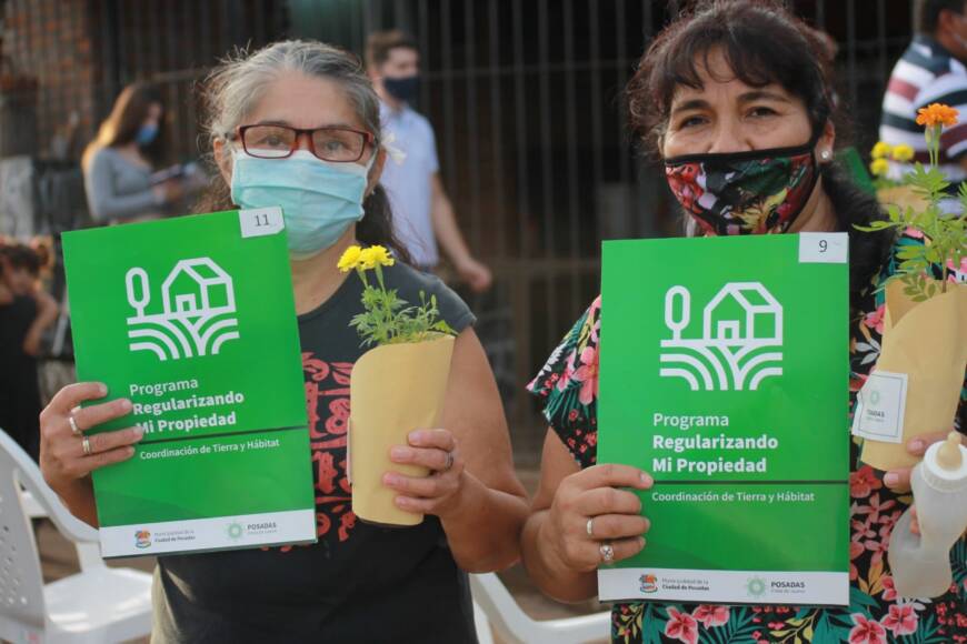 “Regularizando mi Propiedad”: más de 100 familias ya recibieron sus permisos de ocupación 1 2 - Titulo de propiedad 3 - 1