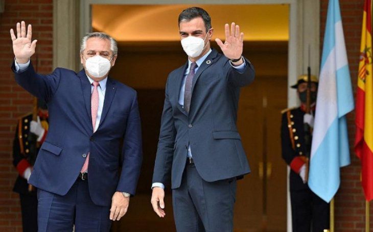 Fernández recibe hoy a Pedro Sánchez: se reunirán con empresarios y firmarán  acuerdos