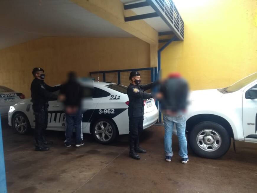 Posadas: detuvieron a dos hombres que quisieron cobrarle peaje a una vecina y atacaron a golpes a policías