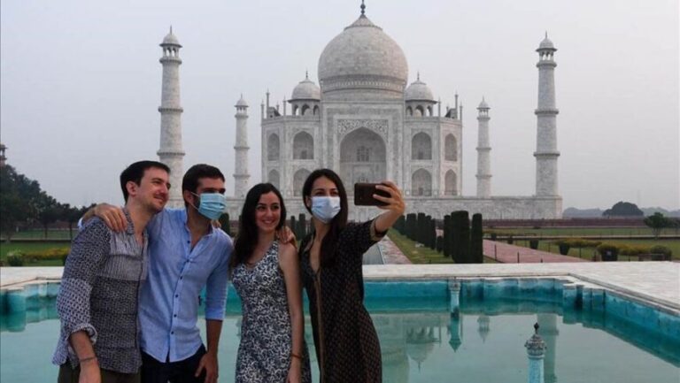 India: el Taj Mahal reabrió sus puertas tras dos meses de cierre por el Covid-19