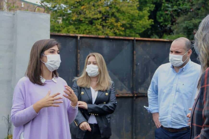 El CEA y Parque del Conocimiento fortalecen su compromiso por la perspectiva ambiental 2 4 - Entrega de libros 2 1 - 3